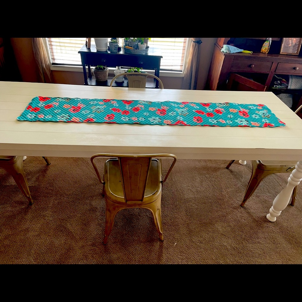 “Pioneer Woman” Reversible floral runner